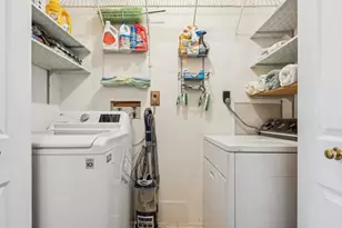 423 Magnolia Dr, Levittown, PA 19054 - Photo 20