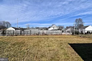 19 Walnut Ln, Levittown, PA 19054 - Photo 42