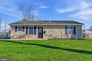 62 Oldbrook Rd, Levittown, PA 19057 - Photo 1