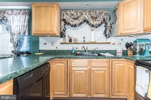 1036 Oakwood Dr, Warminster, PA 18974 - Photo 20