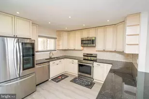 137 Idlewild Rd, Levittown, PA 19057 - Photo 4