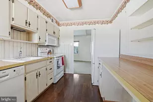 320 Doone Rd, Fairless Hills, PA 19030 - Photo 12