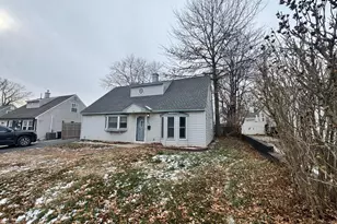 581 Rosemar Dr, Morrisville, PA 19067 - Photo 2