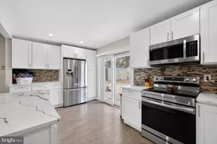45 Indian Creek Entry, Levittown, PA 19057 - Photo 8