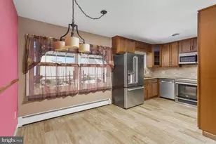 90 Cobalt Ridge Dr E, Levittown, PA 19057 - Photo 8