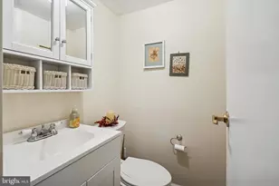 217 Saratoga Ct, Warminster, PA 18974 - Photo 10