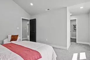 2822 Ave E, Levittown, PA 19056 - Photo 10