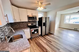 1007 Green Ln, Levittown, PA 19057 - Photo 8