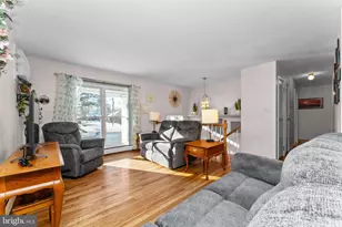 1021 Brookfield Cir, Quakertown, PA 18951 - Photo 6