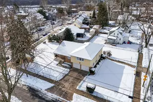 10 Taylor St, Bristol, PA 19007 - Photo 2