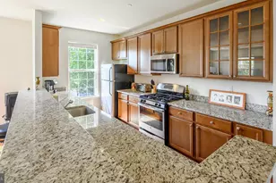 310 Katie Ln, Perkasie, PA 18944 - Photo 2