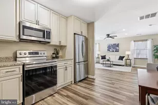 24 Avenrowe Ct, Fairless Hills, PA 19030 - Photo 10