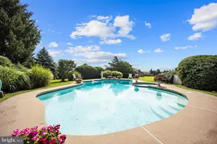 215 E Dark Hollow Rd, Pipersville, PA 18947 - Photo 2