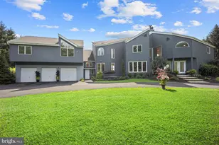 215 E Dark Hollow Rd, Pipersville, PA 18947 - Photo 1