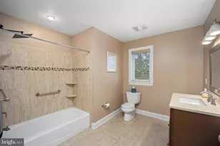 215 E Dark Hollow Rd, Pipersville, PA 18947 - Photo 40