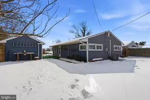 406 Pinewood Dr, Levittown, PA 19054 - Photo 16