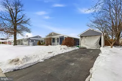 406 Pinewood Drive #S, Levittown, PA 19054 - Photo 2