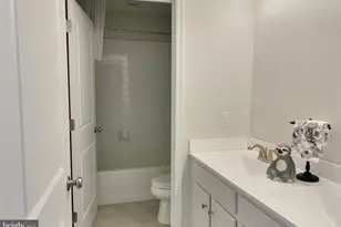 52 Fonthill Ct, Quakertown, PA 18951 - Photo 8