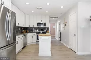 201 Allendale Dr, Morrisville, PA 19067 - Photo 8