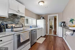 323 Wilson St, Bristol, PA 19007 - Photo 10