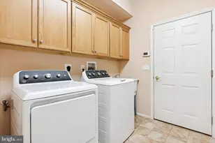 189 Villa Dr, Warminster, PA 18974 - Photo 16