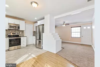 302 Oaktree Drive, Levittown, PA 19055 - Photo 10