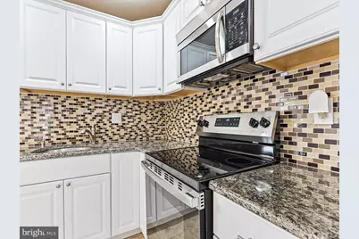 302 Oaktree Drive, Levittown, PA 19055 - Photo 16