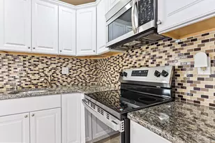 302 Oaktree Dr, Levittown, PA 19055 - Photo 16