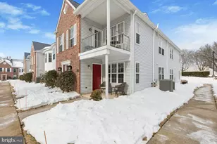 322 Fountain Farm Ln, Newtown, PA 18940 - Photo 2