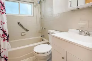 19 Butterfly Ln, Levittown, PA 19054 - Photo 18