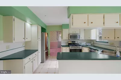 64 Springwood Drive, Southampton, PA 18966 - Photo 12