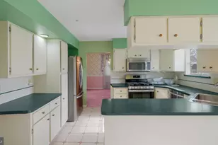 64 Springwood Dr, Southampton, PA 18966 - Photo 12