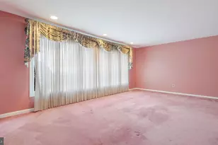 64 Springwood Dr, Southampton, PA 18966 - Photo 8