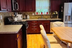 632 Longfellow Ct, Warminster, PA 18974 - Photo 6