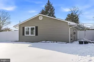 48 Gridiron Rd, Levittown, PA 19057 - Photo 2