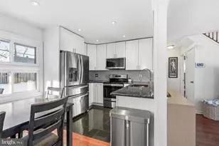 29 New Pond Ln, Levittown, PA 19054 - Photo 12