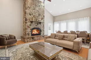 761 Woodlyn Dr, Feasterville-Trevose, PA 19053 - Photo 8