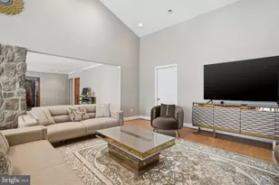 761 Woodlyn Dr, Feasterville-Trevose, PA 19053 - Photo 6