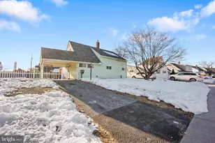 5 Nickelhill Ln, Levittown, PA 19054 - Photo 1