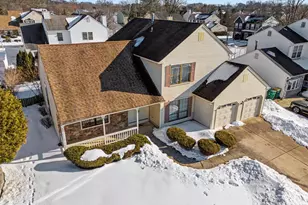 2349 New Market Square S, Bensalem, PA 19020 - Photo 2
