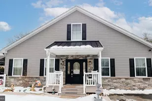 100 Elderberry Dr, Levittown, PA 19054 - Photo 2