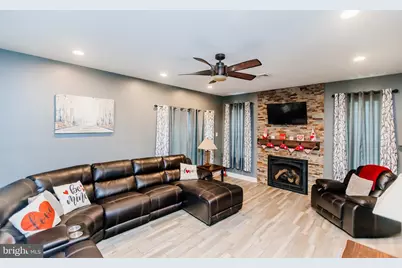 100 Elderberry Drive, Levittown, PA 19054 - Photo 14