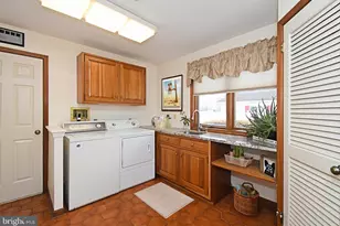 6196 Washington Ln, Bensalem, PA 19020 - Photo 12