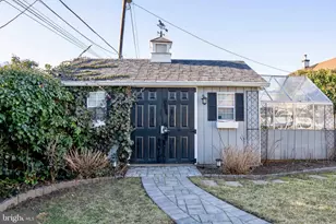 11 Jester Ln, Levittown, PA 19055 - Photo 16