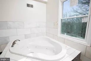 2210 Club House Cir, Jamison, PA 18929 - Photo 18