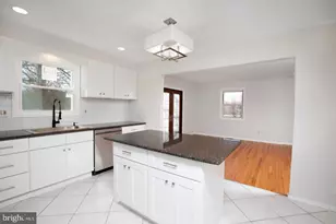 2210 Club House Cir, Jamison, PA 18929 - Photo 6