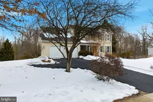 1048 Bartram Ln, Quakertown, PA 18951 - Photo 2