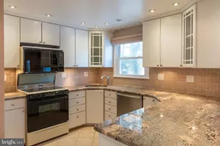 709 Autumn Dr, Feasterville-Trevose, PA 19053 - Photo 10