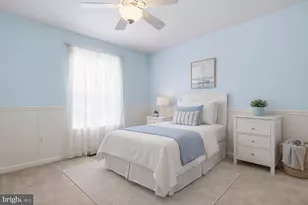 25 Honey Locust Ln, Newtown, PA 18940 - Photo 10