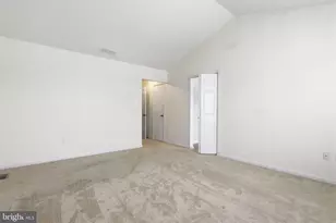 25 Honey Locust Ln, Newtown, PA 18940 - Photo 20